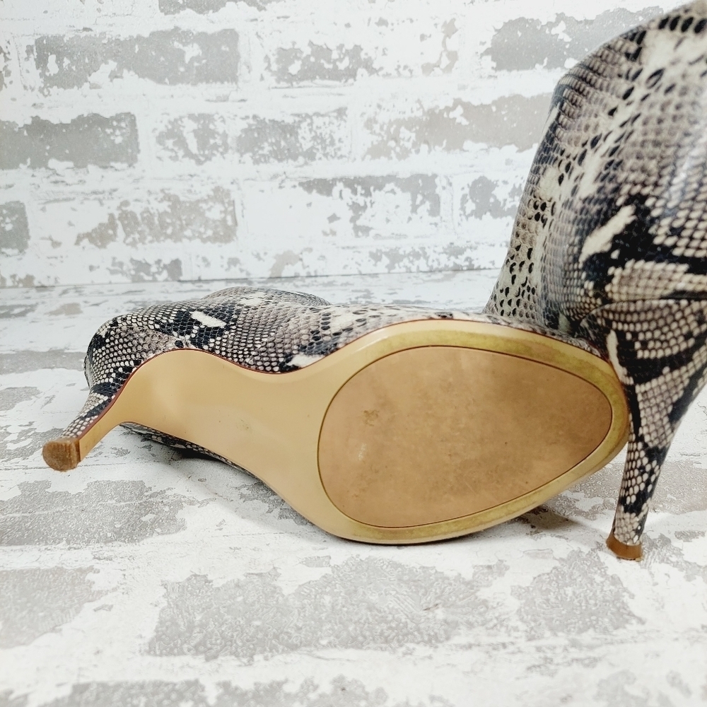Halogen Rowen Snakeskin Print Peep Toe V Cut Slip On Ankle Bootie D233 - Picture 9 of 13